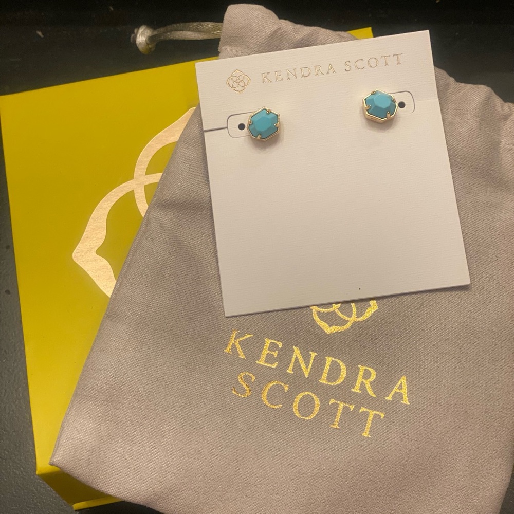 NWT Kendra Scott Logan Turquoise Magnesite earring